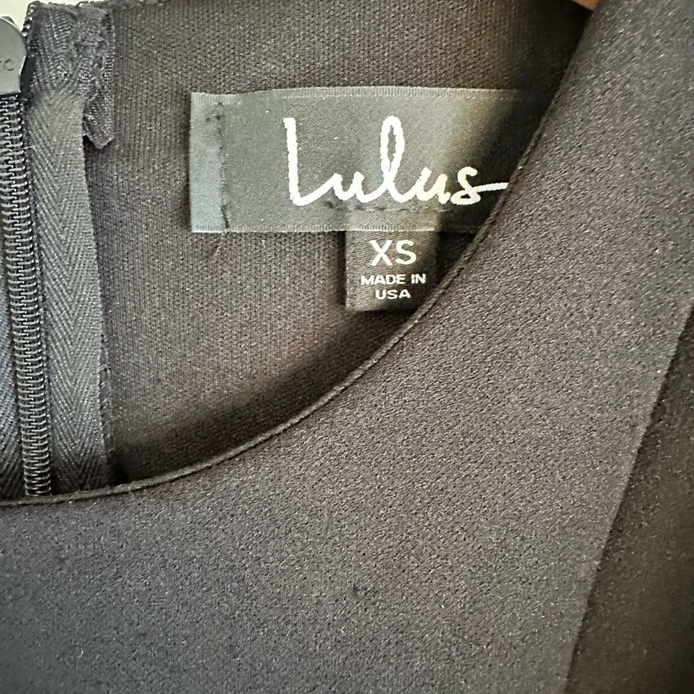 Lulu’s Tender-Hearted Black One Shoulder
Bodycon Midi Dress in Black Extra Small - Picture 6 of 7